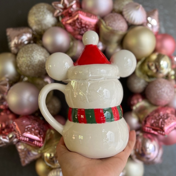 ✨NEW🎁Mickey Mouse Snowman 2022 Christmas Mug with Topper 🐭 - Picture 7 of 8